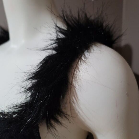 Victoria’s Secret Dream Angels Faux Fur Lined Demi Bra 32D - Picture 6 of 10